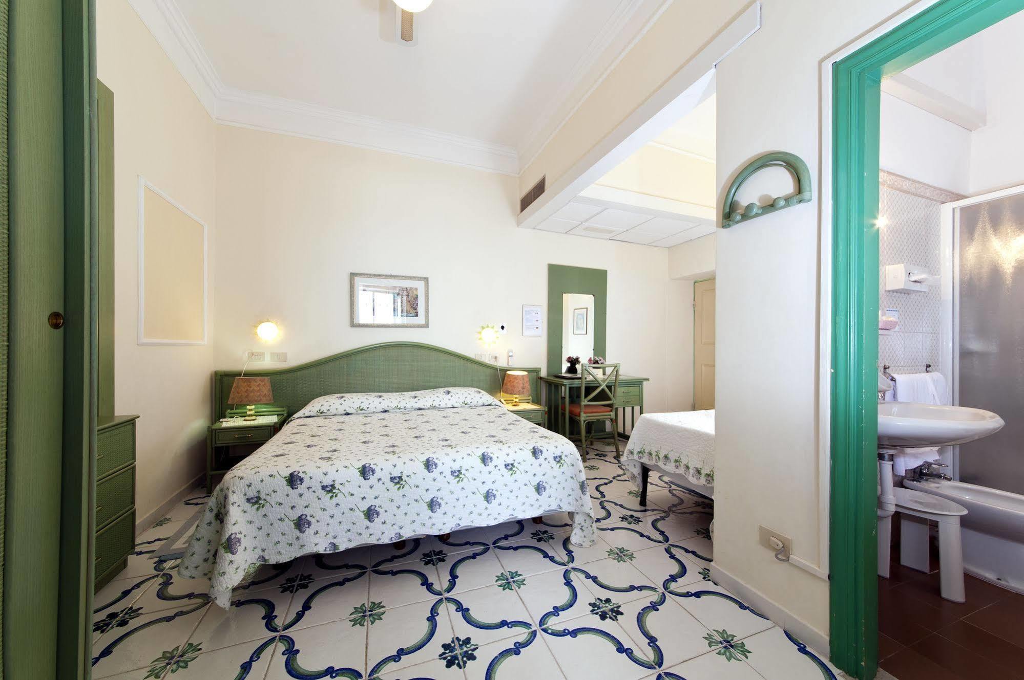 Hotel La Palma Sant'Angelo  Ngoại thất bức ảnh
